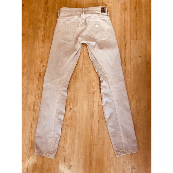 Guess Destroyed Jeans - 26 - Picture 3 of 5